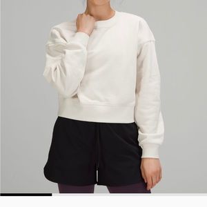 Lululemon softstreme size 6 in bone/white opal